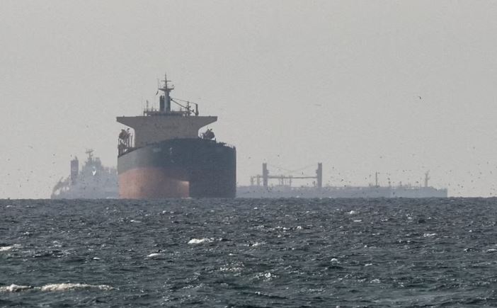 Primeros cruces de buques por el estrecho de Ormuz tras el anuncio de la tregua