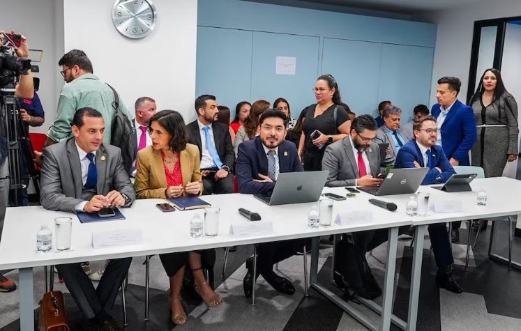 Negociación del FEES se retoma esta semana con la expectativa puesta sobre la propuesta del Gobierno