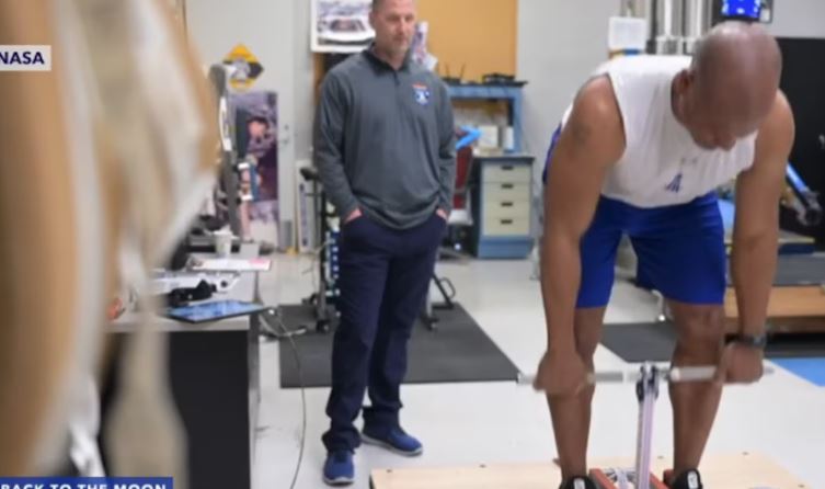 Así entrenan los astronautas de Artemis II para proteger sus músculos y huesos en el espacio