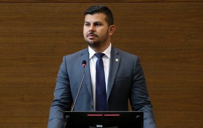 Diputado fue llevado a Fiscalía luego de un “mal entendido” en una lancha cerca de Tortuguero