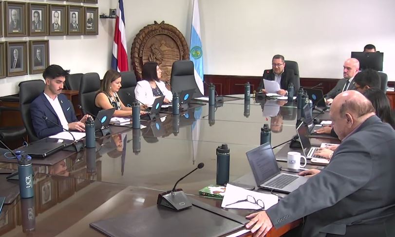 UCR vetó acuerdo sobre redistribución del FEES: “Quieren quebrarnos”