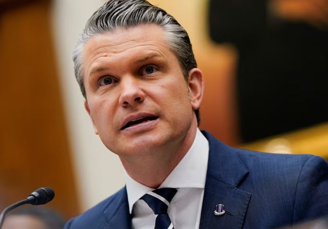 El jefe del Pentágono reveló ante el Congreso que EEUU lleva gastados USD 25.000 millones en la guerra contra Irán