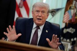 Donald Trump condiciona el fin del bloqueo a los puertos iraníes a un acuerdo nuclear: “Se están asfixiando como un cerdo relleno”