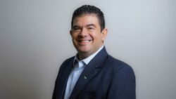 Álvaro Ramos ofrece apoyo al futuro gobierno y propone mediar con futura fracción liberacionista