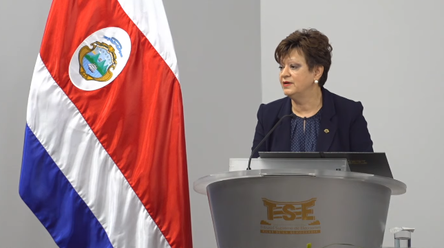 Diputados electos recibieron credenciales: Presidenta del TSE les pidió respetar ‘pluralidad de posiciones’