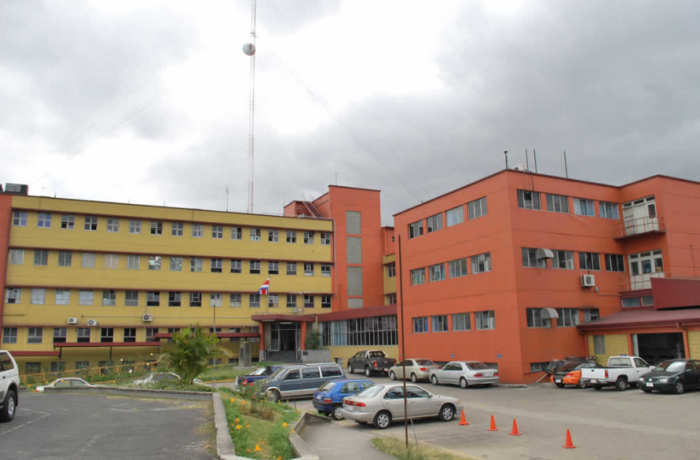 Informe de bomberos revela 15 fallas críticas y alto riesgo de incendio en hospital geriátrico