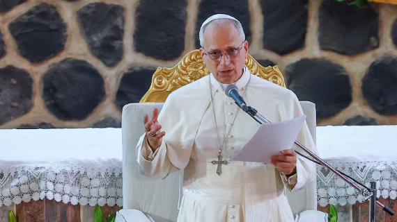 Duro discurso del papa León XIV durante su gira por Camerún: “El mundo está siendo asolado por un puñado de tiranos”