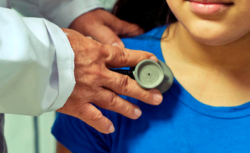 País supera por segundo año consecutivo los 300 mil casos de enfermedades respiratorias en primeros cuatro meses
