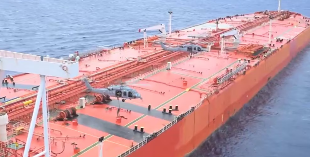 Fuerzas estadounidenses abordaron un petrolero sancionado por transportar crudo iraní en el Océano Índico