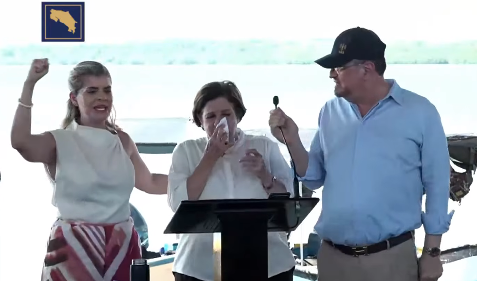 Pilar Cisneros lloró en última gira del Presidente Chaves y dijo que seguirá luchando por Costa Rica #NM935