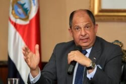 Luis Guillermo Solís dice que Presidenta electa tiene la oportunidad de ‘restablecer’ el diálogo respetuoso