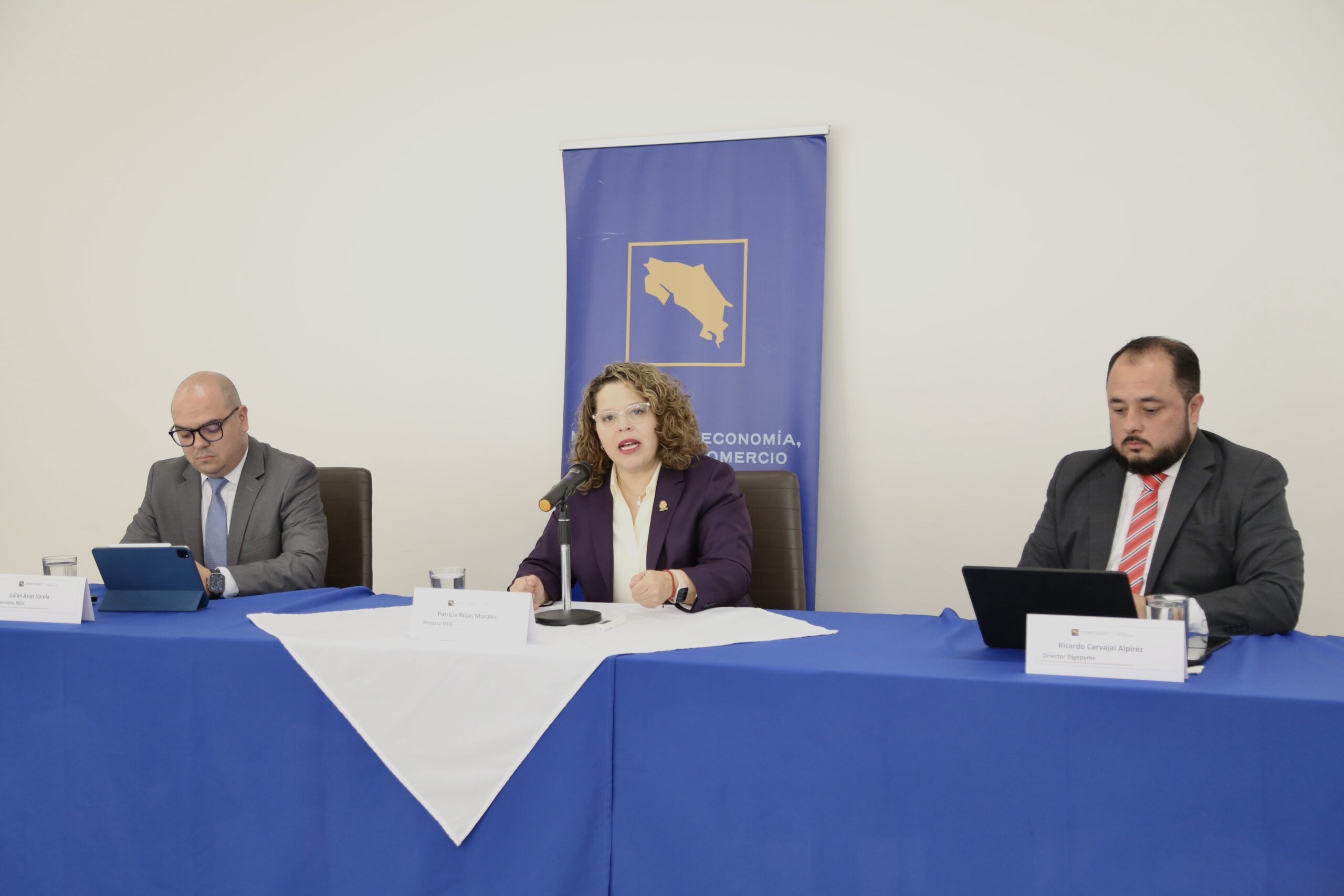 MEIC revela que solo 4 de cada 10 emprendimientos están inscritos ante la CCSS #NM935