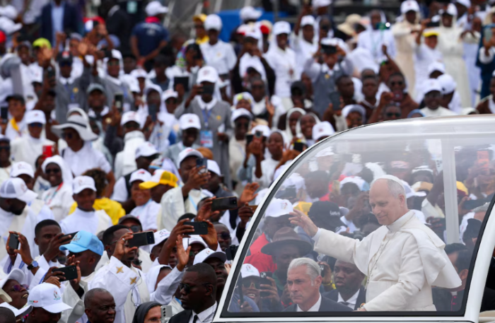 Una marea humana recibió al papa León XIV para una misa histórica en Angola: “Necesitamos justicia”