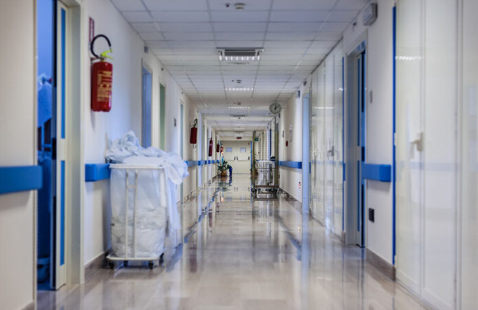 CCSS toma medida con 400 médicos para reducir listas de espera