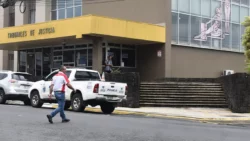 Detienen a madre por supuestos cobros a cambio de encuentros sexuales con sus hijas adolescentes