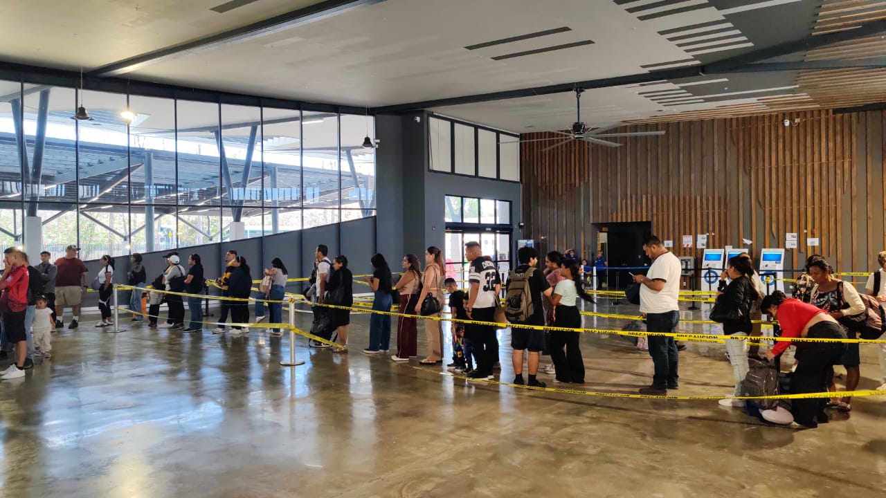 Migración descarta “alteraciones” en fronteras y aeropuertos en operativo de regreso tras Semana Santa