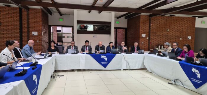 ¿Hay división entre los rectores de las universidades públicas a raíz de discusión sobre FEES y su redistribución?