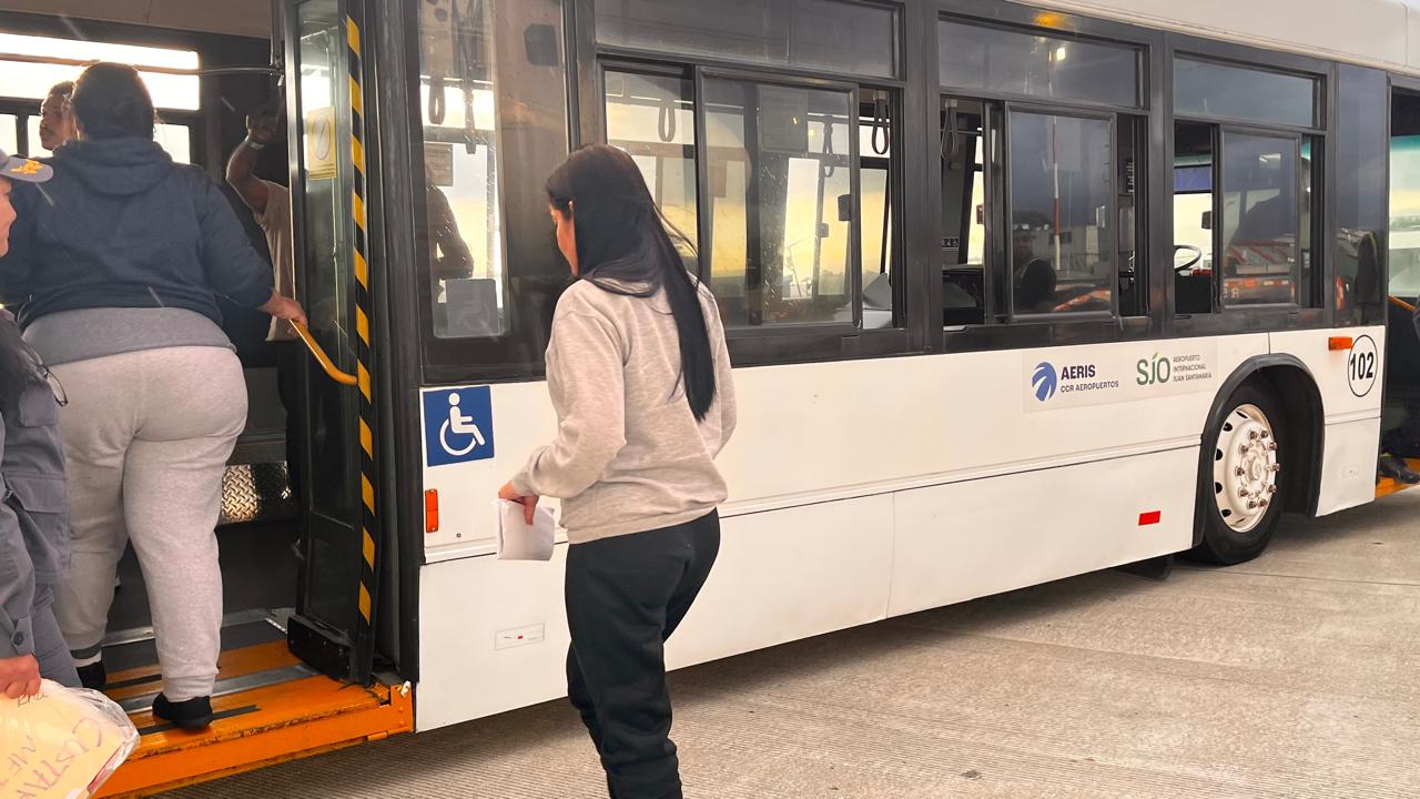 Segundo vuelo con deportados desde Estados Unidos llegó este viernes al país