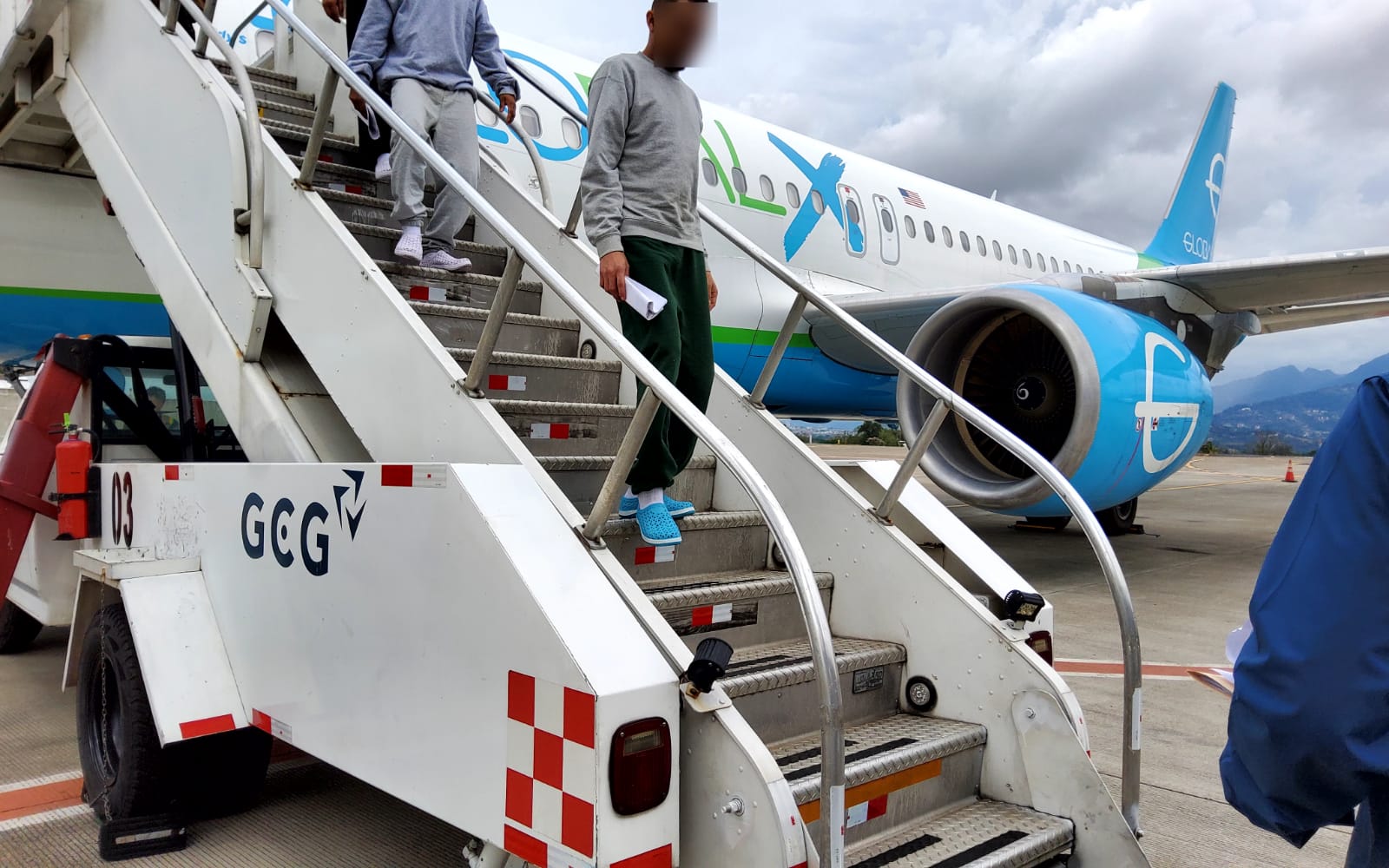 Llegó tercer vuelo a Costa Rica desde Estados Unidos con 25 deportados #NM935