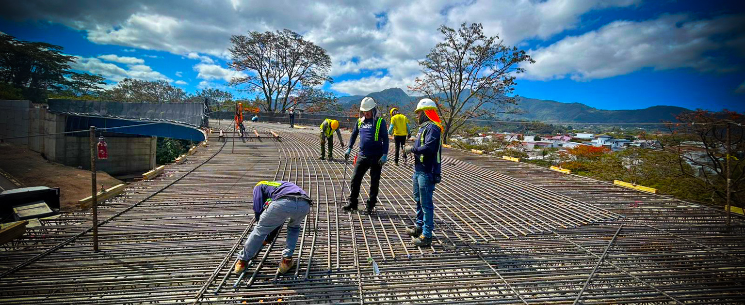 MOPT reporta avance del 90% en paso elevado que une Hatillos 7 y 8 #NM935