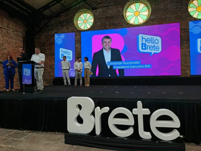 INA confirma más de 30 mil licencias activadas en Open English en una semana