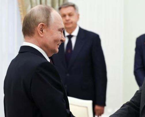 Putin ofreció a Irán y a Estados Unidos que Rusia almacene el uranio enriquecido por el régimen persa