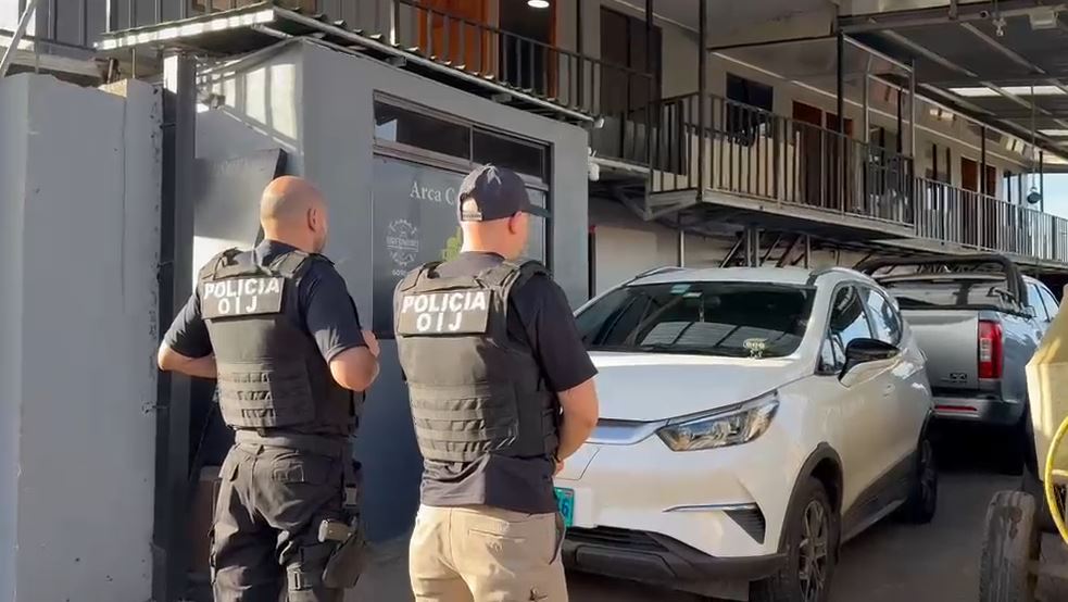 OIJ allana 14 puntos por supuesto robo de vehículos: Líder de banda estaría involucrado también en contrabando