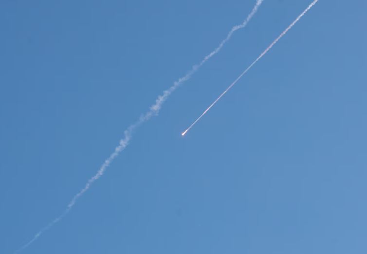 Estados Unidos acusó a Irán de romper el alto el fuego al lanzar un misil contra Kuwait y cinco drones hacia el estrecho de Ormuz #NM935