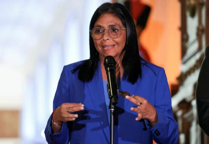 Delcy Rodríguez llegó a Países Bajos para representar a Venezuela ante la CIJ en la disputa con Guyana por el Esequibo