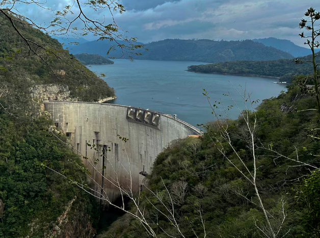 Bajos niveles en represas ponen en alerta a Honduras ante prolongados racionamientos de agua