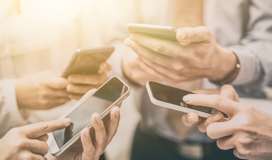 ¿Cómo fue la conversación digital durante el gobierno pasado? Informe revela dinámica de comentarios en redes
