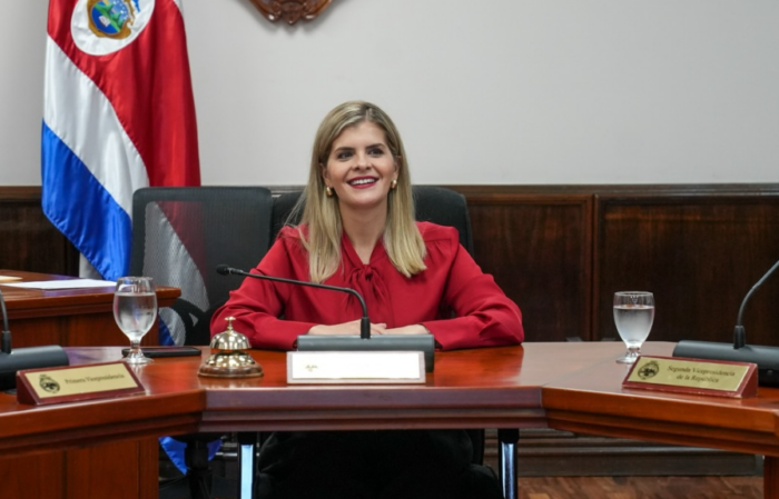 Laura Fernández citó a bancadas de oposición este martes en Casa Presidencial