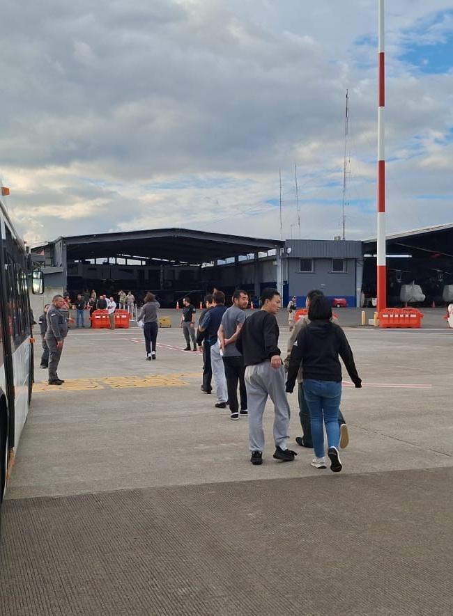 Cuarto vuelo con deportados desde Estados Unidos llegó este viernes al país