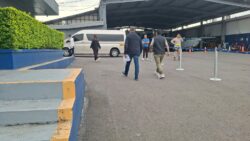 Costa Rica recibe quinto vuelo con migrantes deportados desde Estados Unidos
