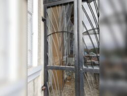 Basílica de Los Ángeles espera informe judicial sobre impactos en ventana del templo