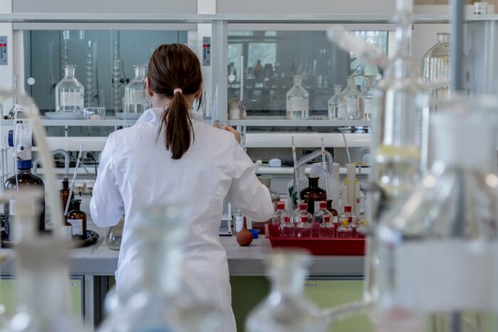 Salud investiga brote alimentario relacionado con 12 casos de salmonella y una muerte en Ciudad Colón
