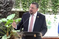 Ministro de Hacienda mencionó lucha contra contrabando, renta global y revisión de exoneraciones para mejorar ingresos
