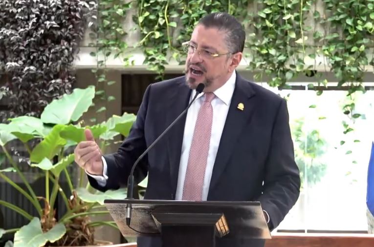 Ministro de Hacienda mencionó lucha contra contrabando, renta global y revisión de exoneraciones para mejorar ingresos