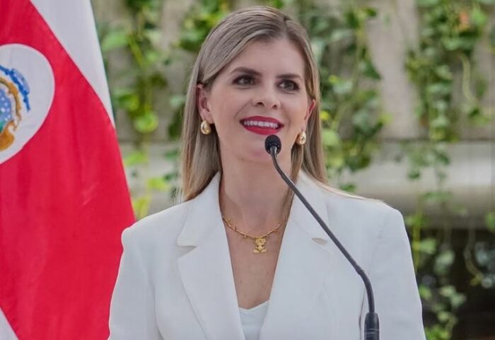 Laura Fernández llama a diputados a buscar cambios en junta directiva de CCSS