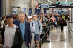 Las tormentas obligan a cancelar más de 900 vuelos en Estados Unidos en medio de los viajes por el Mundial 2026