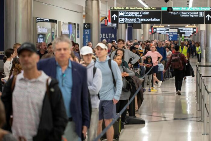 Las tormentas obligan a cancelar más de 900 vuelos en Estados Unidos en medio de los viajes por el Mundial 2026