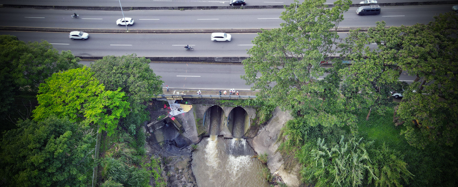 ¡Atención conductores! Esta semana habrá paso regulado en los Hatillos por trabajos en puente sobre el Río María Aguilar