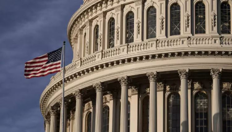 La Cámara de Representantes de Estados Unidos aprobó una resolución que ordena el fin de la guerra contra Irán