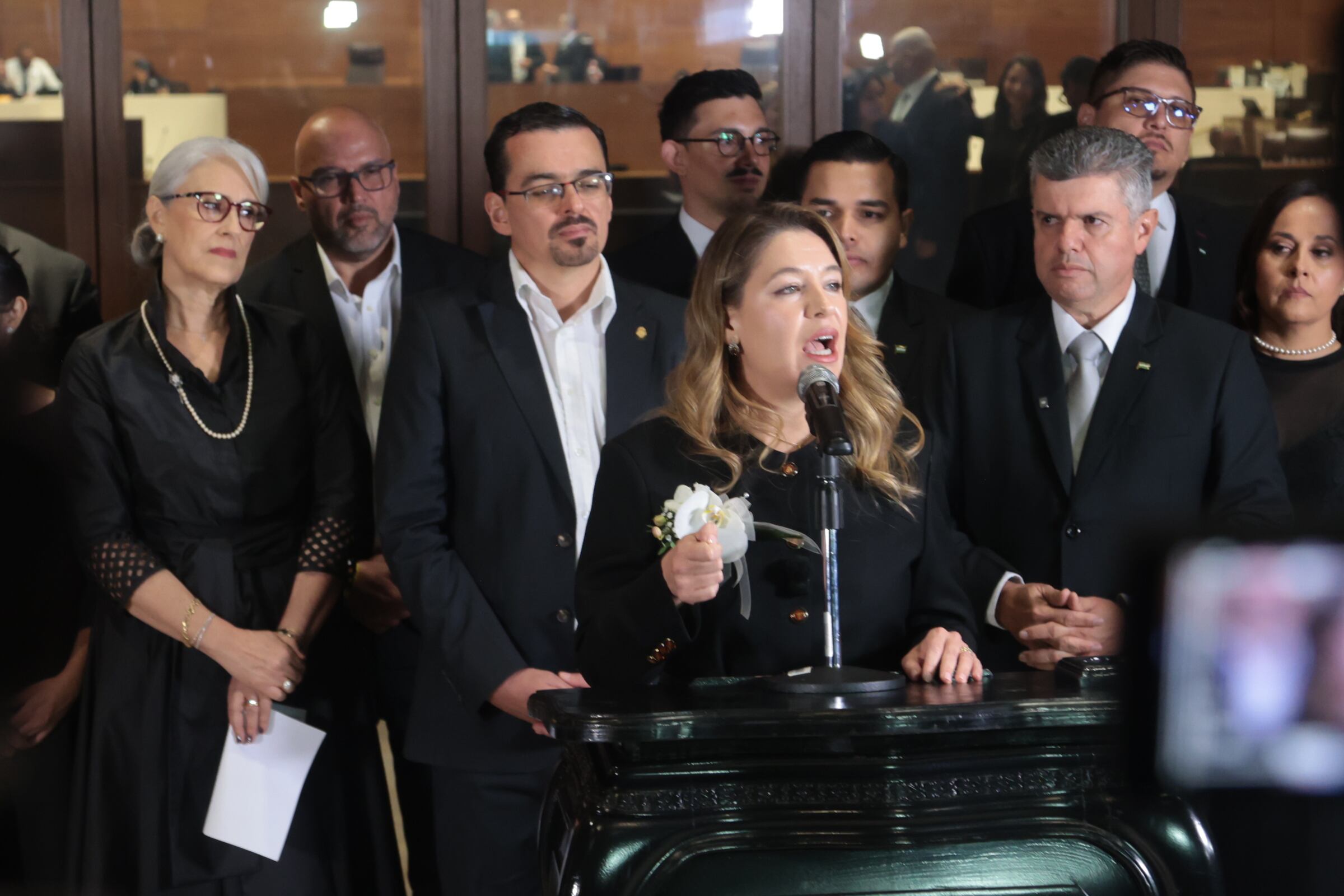 Oposición rechaza declaraciones de Pilar Cisneros y pide dejar de lado ‘pleitos’ para construir acuerdos