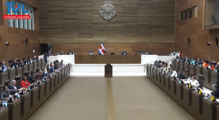 Moción que gira recursos de vivienda y CEN-CINAI a regímenes de pensiones generó discusión en el Congreso