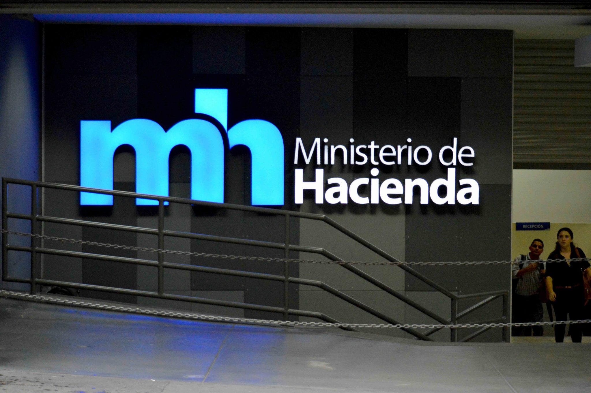 Hacienda propone obligar a contribuyentes a registrar números de SINPE Móvil vinculados a su actividad económica