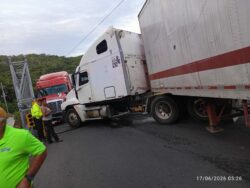 Paso por Cambronero estuvo cerrado por accidente: Trasportistas expresan preocupación al solo tener una ruta habilitada