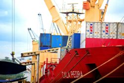 Exportaciones de bienes crecieron un 6% en los primeros cinco meses del año