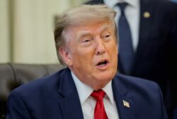 Donald Trump retiró la tasa del 20% que iba a cobrar EEUU en el estrecho de Ormuz y la sustituirá por “acuerdos comerciales”