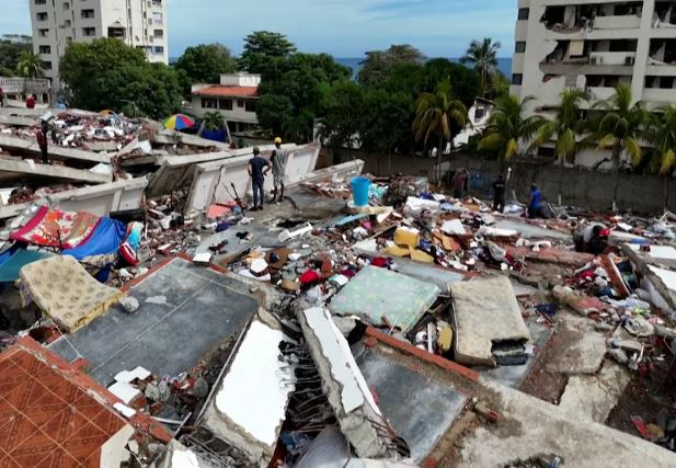 La falta de comida y techo agobia a los sobrevivientes de los terremotos en Venezuela